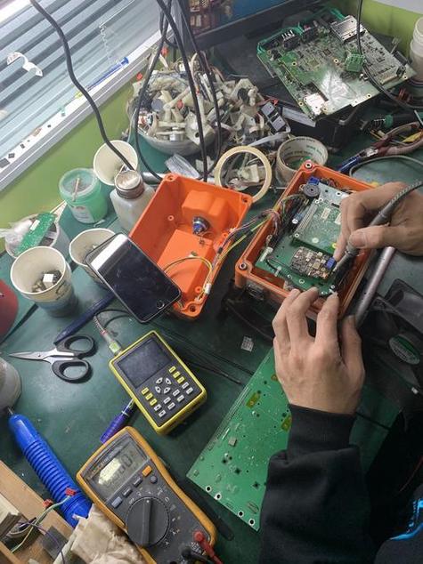 越野車遙控線路板維修：掌握技巧，輕松修復遙控器故障
